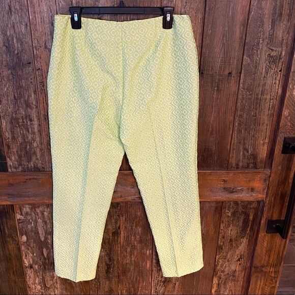 Paperwhite 8 Fluorescent Green Diamond Textured Design Skinny Cigarette Pants - Picture 6 of 10
